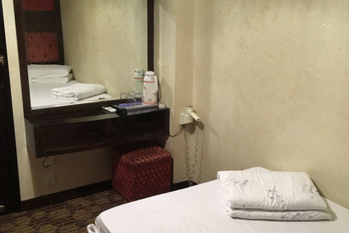 Hollywood Hotel - Image 4