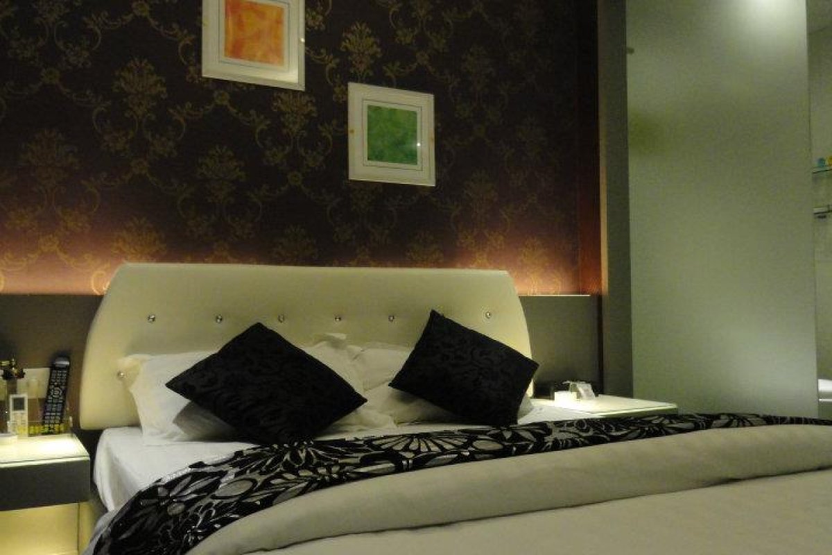 Exotic Hotel - Image 9