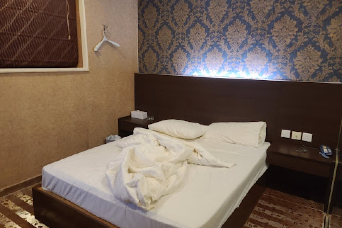 Corinne Hotel - Image 4