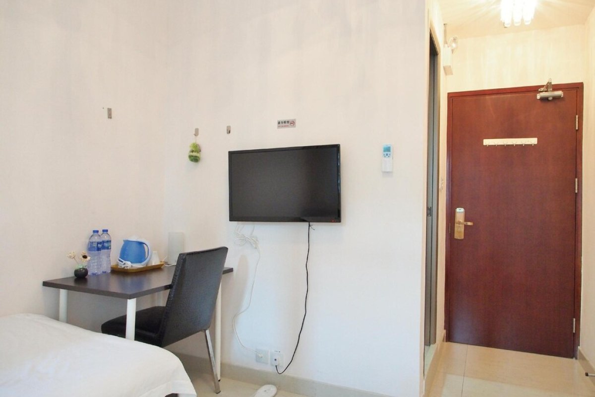 THE COMFORT LIVING INN - Image 6