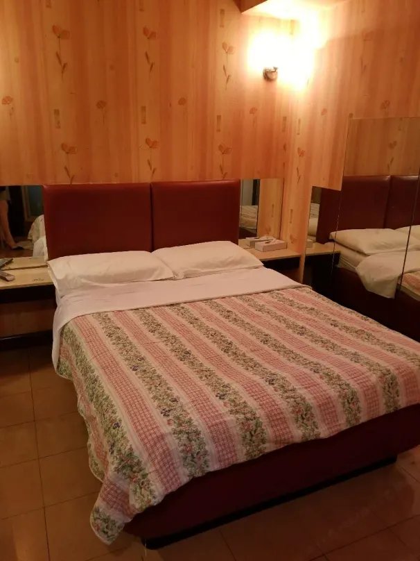 Honeymoon Guest House - Image 2