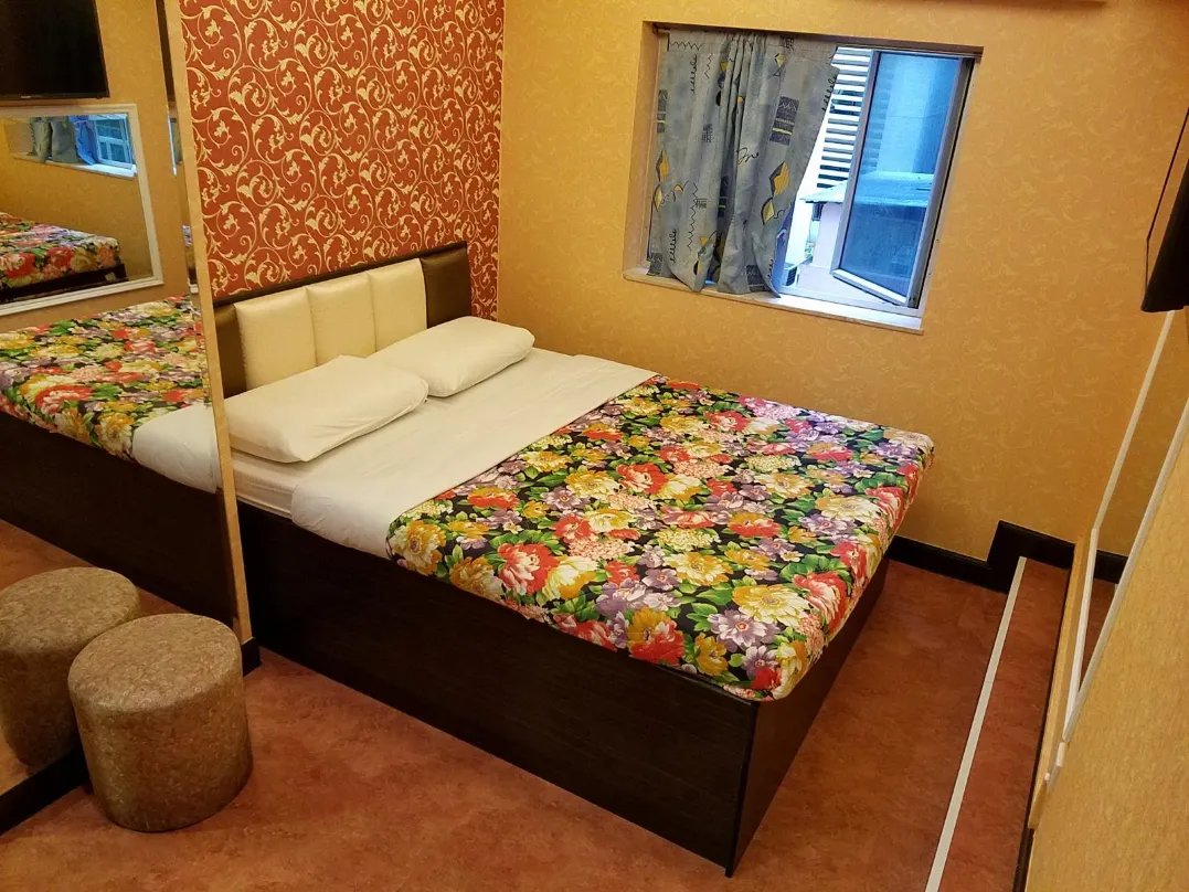 Ming Court Hotel - Image 4